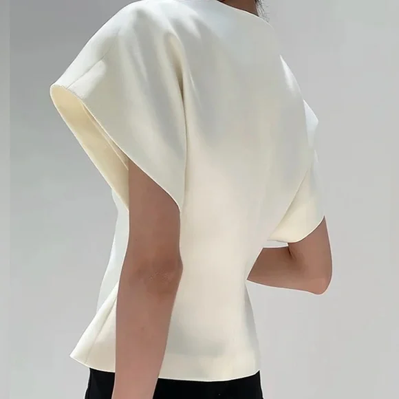 Commense NWT Trendy V-Neck Button Down Blouse, Medium - Picture 2 of 3